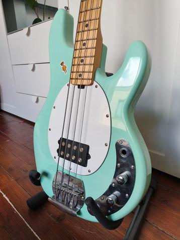 Sterling By Music Man SUB 4 beschikbaar voor biedingen