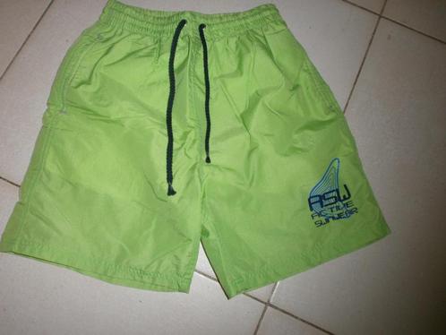 Short de bain vert taille élastique 10 ans, Kinderen en Baby's, Kinderkleding | Kinder-zwemkleding, Gebruikt, Badpak, Maat 140