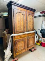 Armoire bahut ancienne en noyer en parfait état, Antiquités & Art, Antiquités | Meubles | Armoires, Enlèvement