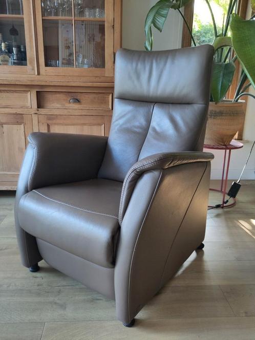 Relax, voor ouderen. Met sta op functie, Huis en Inrichting, Zetels | Zetels en Chaises Longues, Zo goed als nieuw, Ophalen
