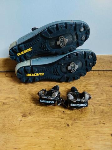 Gaerne raceschoenen maat 43  met Shimano klikpedalen beschikbaar voor biedingen