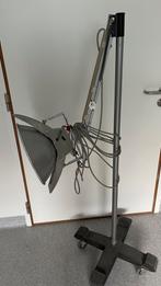 Vintage operatielamp, Ophalen