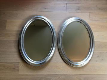 Volledige retro badkamergarnituur met 2 ovale spiegels