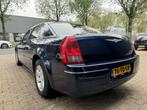 Chrysler 300C 3.5 V6 Automaat/NL Auto/Youngtimer. (bj 2006), Auto's, Chrysler, Automaat, Blauw, Leder, Bedrijf