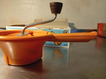 Vintage Moulinex Mouli-Bébé in perfecte staat! Dit accessoir beschikbaar voor biedingen