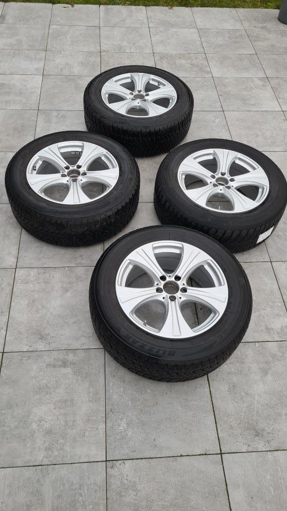 Mercedes velgen + winterbanden, Auto-onderdelen, Banden en Velgen, Velg(en), Winterbanden, 18 inch, 235 mm, Personenwagen, Gebruikt