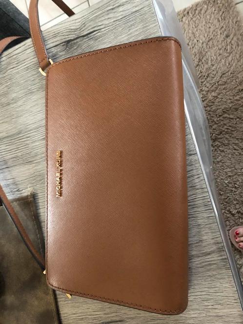 Michael Kors cognac jet set travel nieuw, Handtassen en Accessoires, Tassen | Damestassen, Nieuw, Ophalen