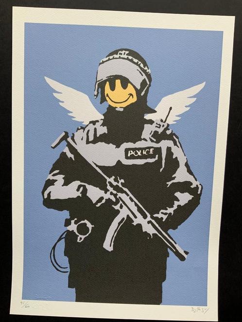 BANKSY FLYING COPPER genummerd en met reliëfstempel, Antiek en Kunst, Kunst | Litho's en Zeefdrukken, Ophalen of Verzenden