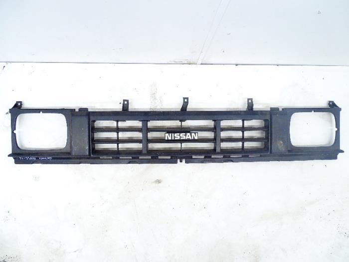 Grille van een Nissan King Cab, Auto-onderdelen, Carrosserie, Nissan, Gebruikt, 3 maanden garantie, Ophalen of Verzenden