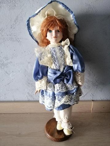 Poupée en porcelaine, Enlèvement, Comme neuf, Poupée
