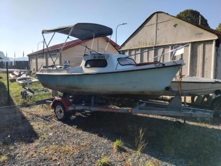 Bateau, Watersport en Boten, Motorboten en Motorjachten, Zo goed als nieuw, Polyester, Tot 6 meter, Benzine, Buitenboordmotor