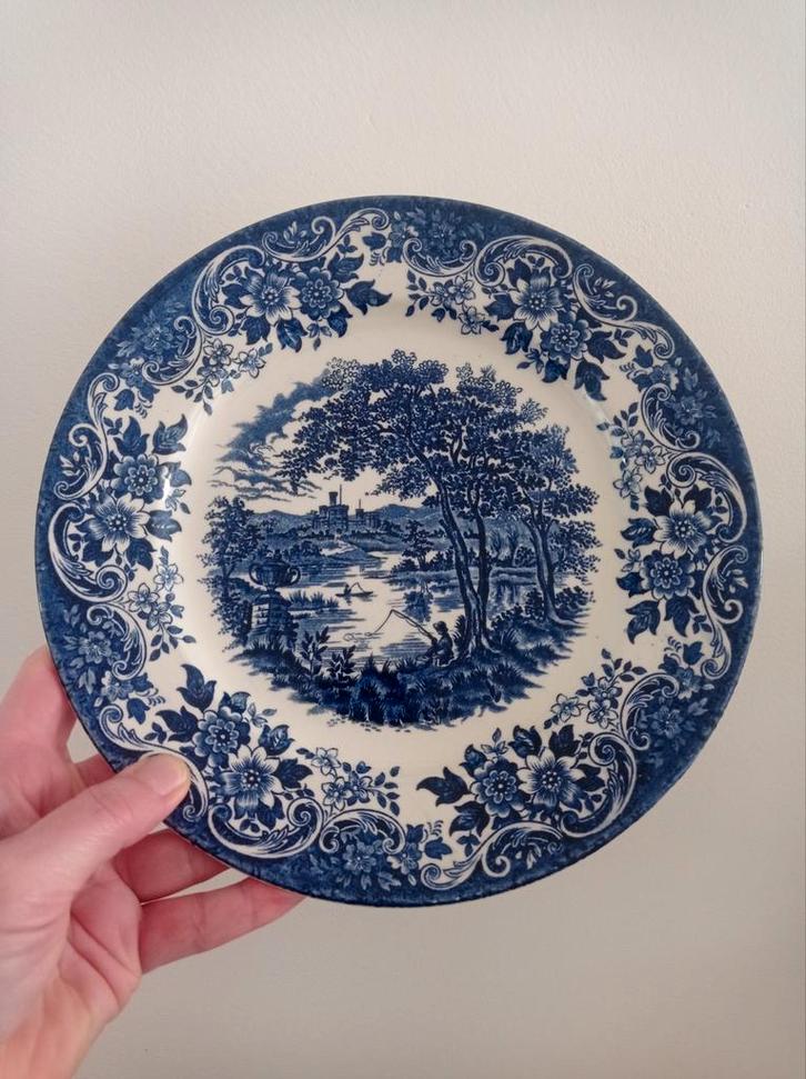 Deux assiettes plates Staffordshire, Antiquités & Art, Antiquités | Assiettes décoratives & Carrelages, Enlèvement ou Envoi