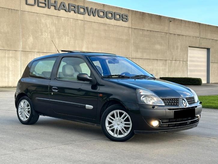 Renault Clio Initiale Paris Automatic 86420 km Panorama, Autos, Renault, Particulier, Clio, ABS, Airbags, Air conditionné, Alarme