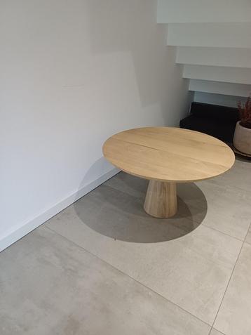 Ronde massief eiken salontafel. Diameter 80cm, 47cm hoog beschikbaar voor biedingen