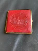 Schminkdoosje vintage, Ophalen