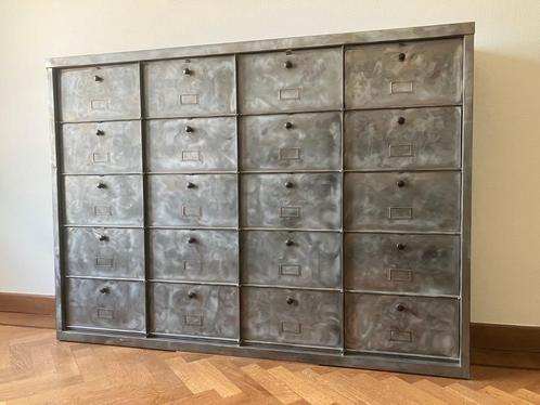 Metalen archiefkast jaren 50, Huis en Inrichting, Kasten | Roldeurkasten en Archiefkasten, Gebruikt, 100 tot 150 cm, 150 tot 200 cm