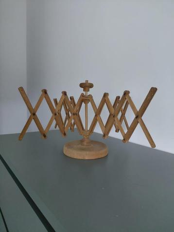 Vintage houten wolwinder - wolmolen - parapluhaspel beschikbaar voor biedingen