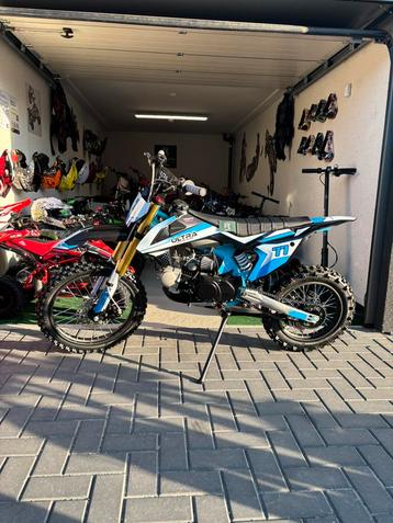 Crossmotor Crosser 125cc 11 PK 4 Takt Schakel 90km/u Nieuw! beschikbaar voor biedingen