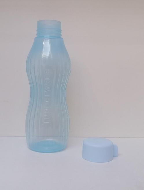 Tupperware « X-TremAqua Bottel » 880 ml - Bleu Clair, Maison & Meubles, Cuisine| Tupperware, Neuf, Récipient ou Bol, Bleu, Enlèvement ou Envoi