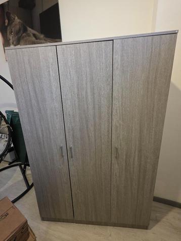 ARMOIRE A ETAGERES beschikbaar voor biedingen