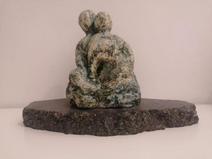 Twee Figuren op Graniet – Moderne Sculptuur, Antiek en Kunst, Kunst | Beelden en Houtsnijwerken, Ophalen of Verzenden