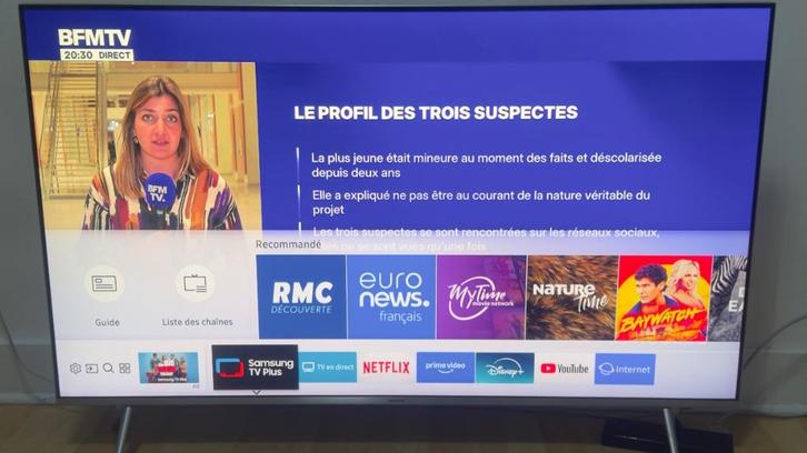 À Vendre Smart Télé Samsung 48Pouce, Audio, Tv en Foto, Televisies, Zo goed als nieuw, QLED, 40 tot 60 cm, 8k (UHD), Samsung, 120 Hz