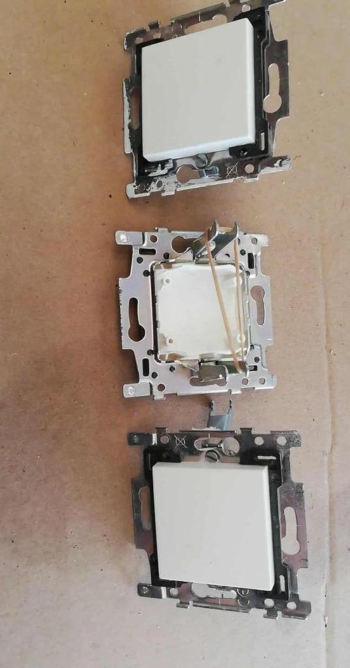 Niko blindplaatje 3 stuks, Doe-het-zelf en Bouw, Elektriciteit en Kabels, Zo goed als nieuw, Overige typen, Ophalen of Verzenden