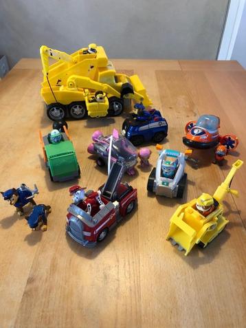Set van 7 Paw Patrol-voertuigen + grote Ruben-truck beschikbaar voor biedingen