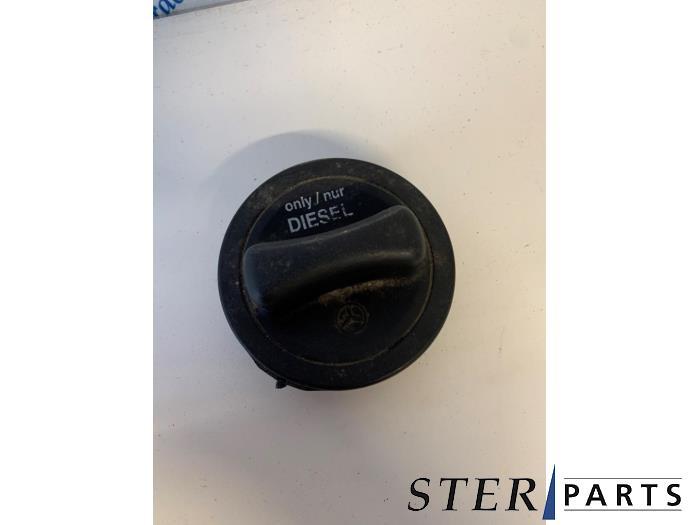 Bouchon réservoir d'un Mercedes E-Klasse, Enlèvement ou Envoi, 3 mois de garantie, Utilisé, Mercedes-Benz