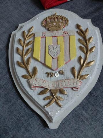 Oud houten embleem kv mechelen  beschikbaar voor biedingen