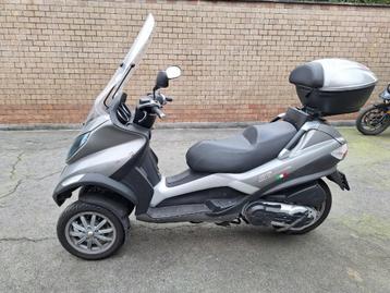 Piaggio MP3  400 in zeer goede staat met garantie 14000 km beschikbaar voor biedingen