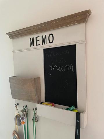 Landelijk memo bord beschikbaar voor biedingen