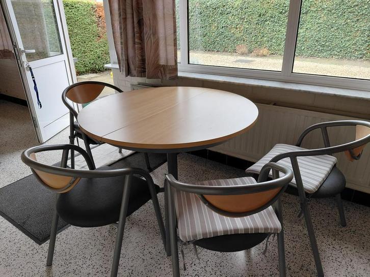 Tafel (rond uitklapbaar naar ovaal) en 4 stoelen, Huis en Inrichting, Tafels | Eettafels, Gebruikt, 100 tot 150 cm, 100 tot 150 cm