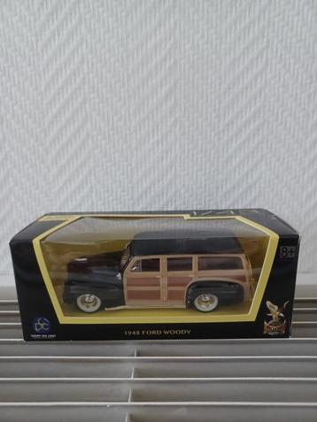 1948 Ford Woody 1:43 Lucky die cast beschikbaar voor biedingen