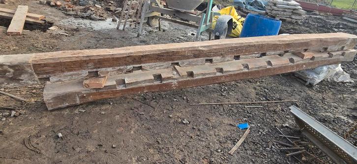 2 poutres anciennes en chêne massif – 22/22 – 4,50 m, Bricolage & Construction, Bricolage & Rénovation Autre, Utilisé, Enlèvement