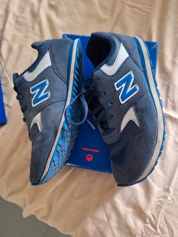 Baskets mixtes bleues en daim New Balance T. 38 en bon état disponible aux enchères