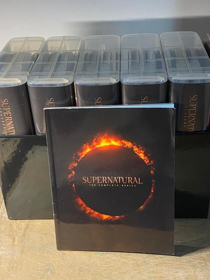 coffret DVD Supernatural, CD & DVD, DVD | TV & Séries télévisées, Comme neuf, Science-Fiction et Fantasy, Coffret, À partir de 16 ans