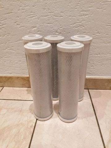Set van 5 actieve kool regenwaterfilterpatronen. Nieuw beschikbaar voor biedingen