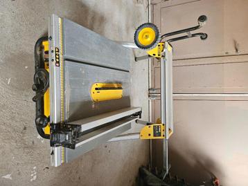 Dewalt tafelzaagmachine beschikbaar voor biedingen