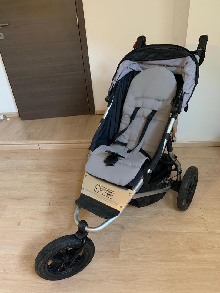 Mountain Buggy - Urban Jungle, Kinderen en Baby's, Buggy's, Zo goed als nieuw, Overige merken, Verstelbare rugleuning, Voetenzak