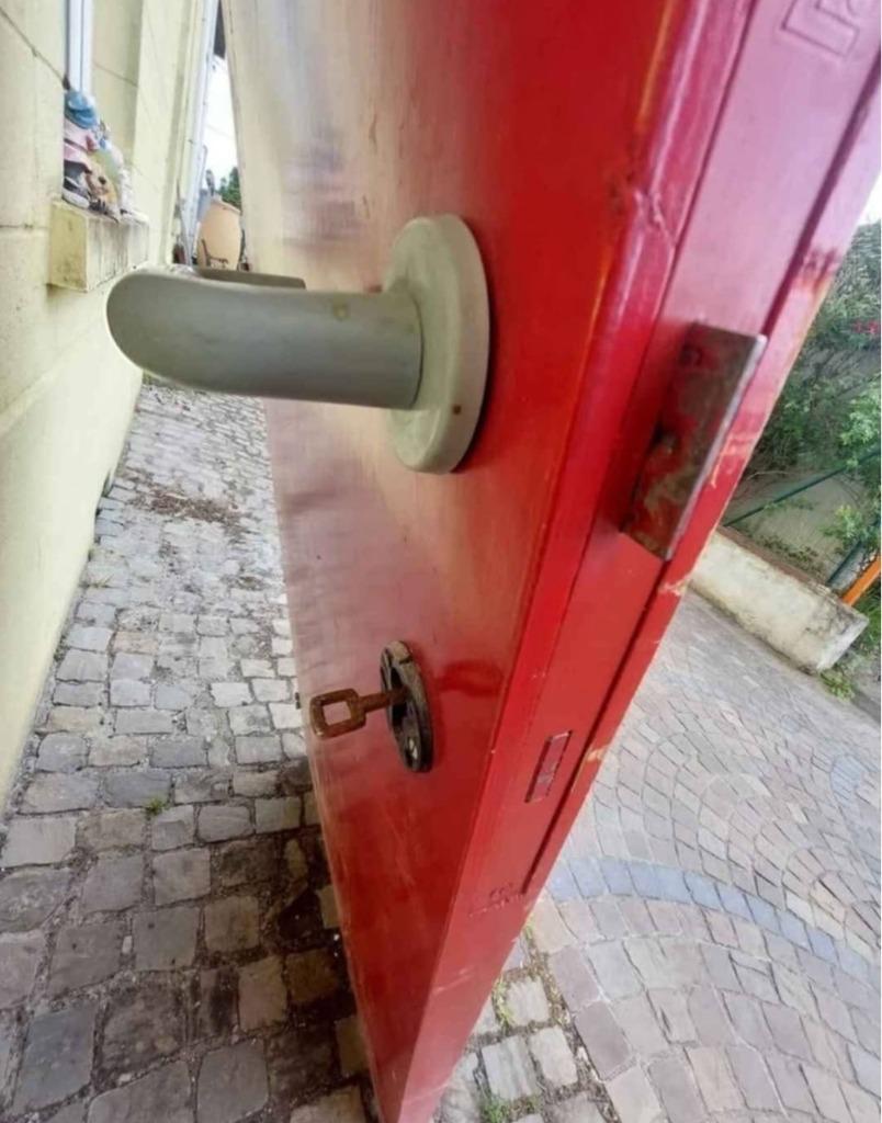 Porte en bois  avec cle et poinie dimention 200x72 cm  prix, Ophalen