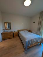 Met hout afgewerkt bed, Huis en Inrichting, Ophalen, Hout