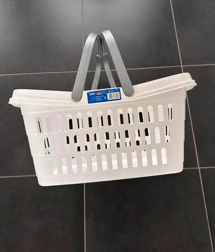Ik verkoop een set van 3 plastic wasmanden, Huis en Inrichting, Woonaccessoires | Schalen en Manden, Zo goed als nieuw, Mand, Overige materialen