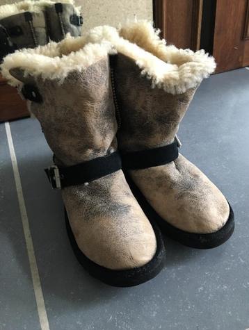 UGGs boots als nieuw maat 38(nieuwprijs 290€) beschikbaar voor biedingen