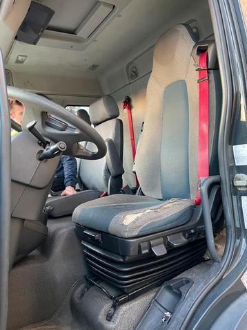 Enkele zetel passagier Volvo FL 210 beschikbaar voor biedingen