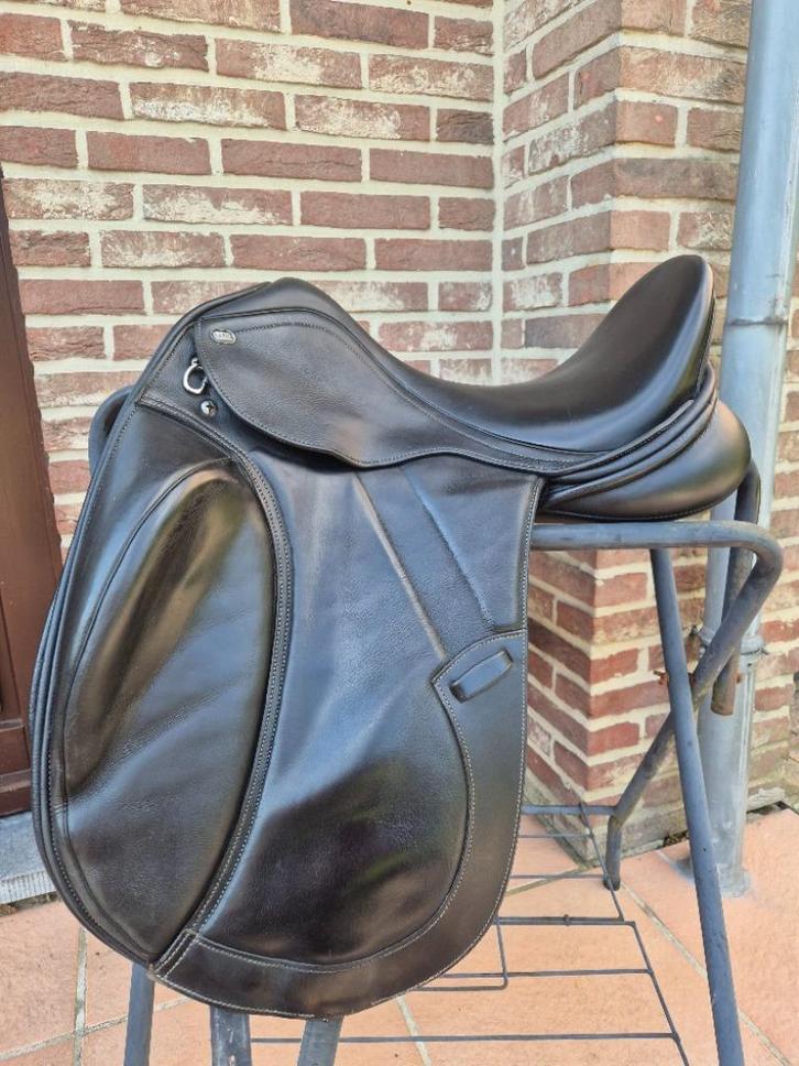 Selle dressage Monoquartier PDS Carl Hester 18', Animaux & Accessoires, Chevaux & Poneys | Brides & Harnachement, Utilisé, Dressage