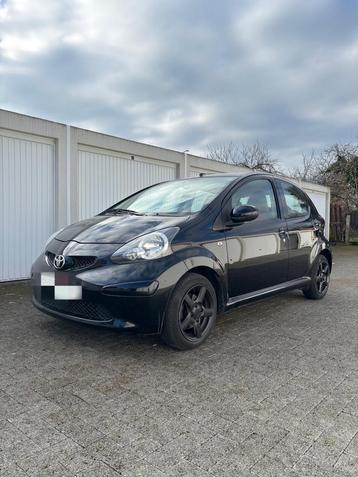 Approuvé pour la vente - Toyota Aygo, Autos, Achat, Boîte manuelle, Noir, 5 portes