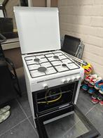 Gasfornuis met oven. Zo goed als nieuw. 1 jaar oud, Elektronische apparatuur, Fornuizen, Ophalen, Zo goed als nieuw