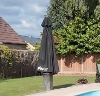 Zeer grote en zeer zware horeca parasol Finley beschikbaar voor biedingen