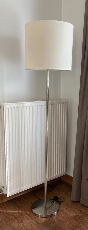 Staanlampen beschikbaar voor biedingen